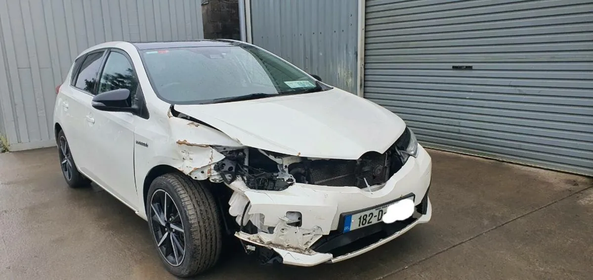 182 TOYOTA AURIS HYBRID - Image 3