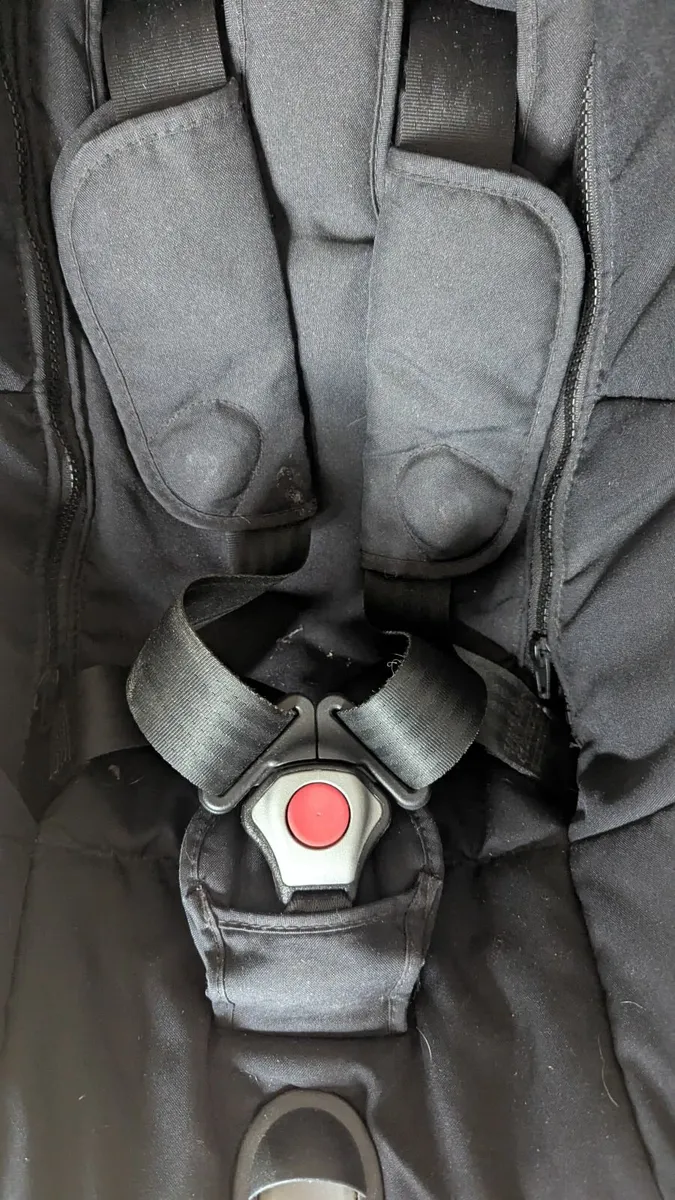 Be Safe iZi Go X1 car seat and Isofix base - Image 4