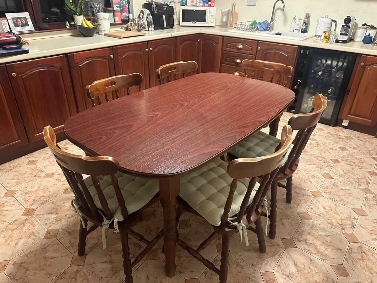 Dining table and chairs - Image 1