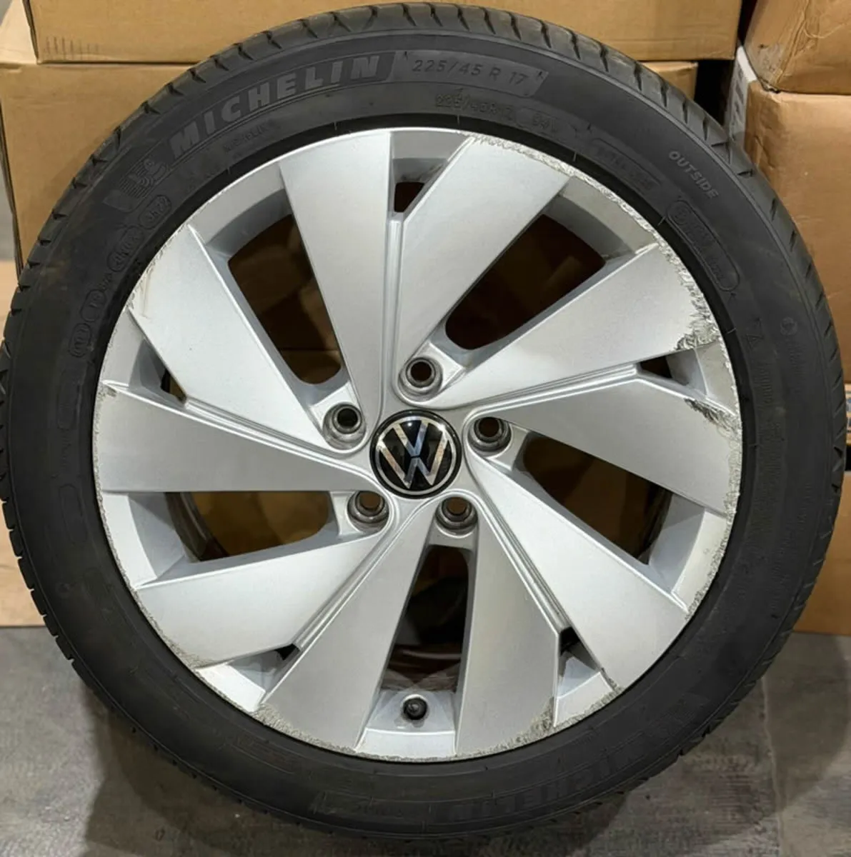 17" Genuine VW BELMONT Alloys & MICHELINS  - GOLF - Image 4