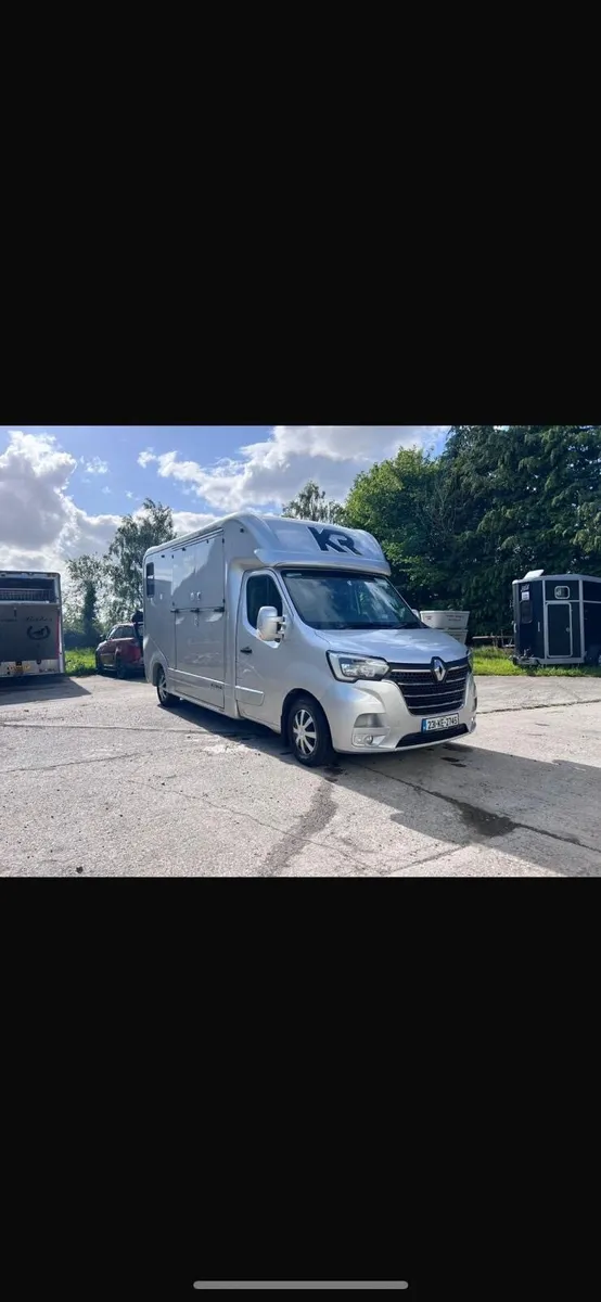 231 Krismar 2 stall - Image 1