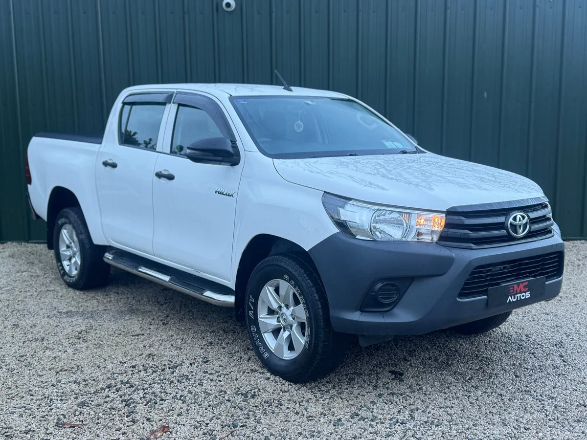 Toyota Hilux 2019 LOW MILES - Image 3