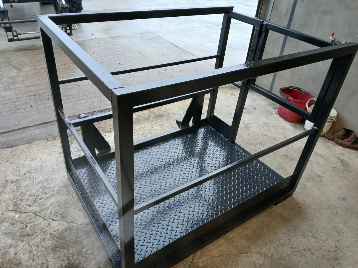 Man basket - Image 1