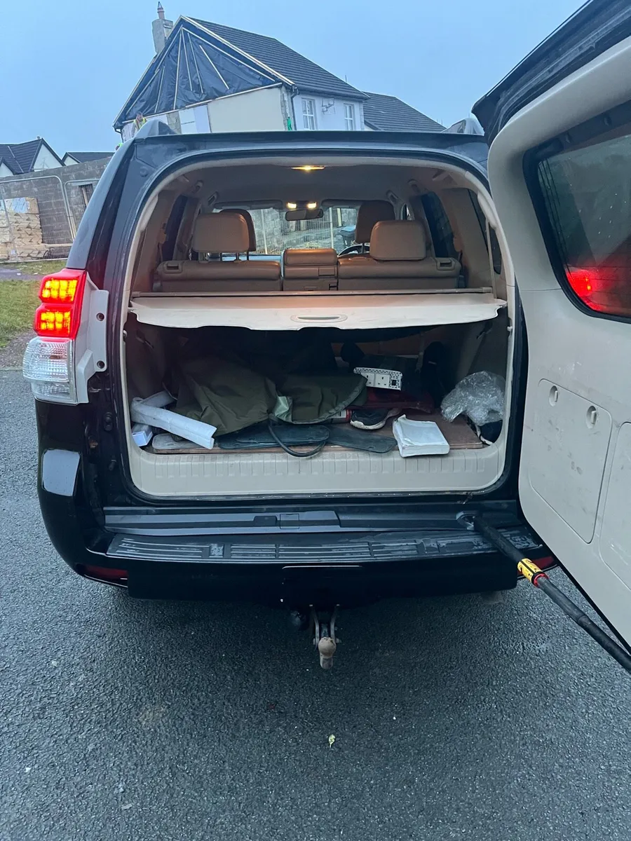 Toyota Landcruiser Crew Cab. Commercial - Image 3