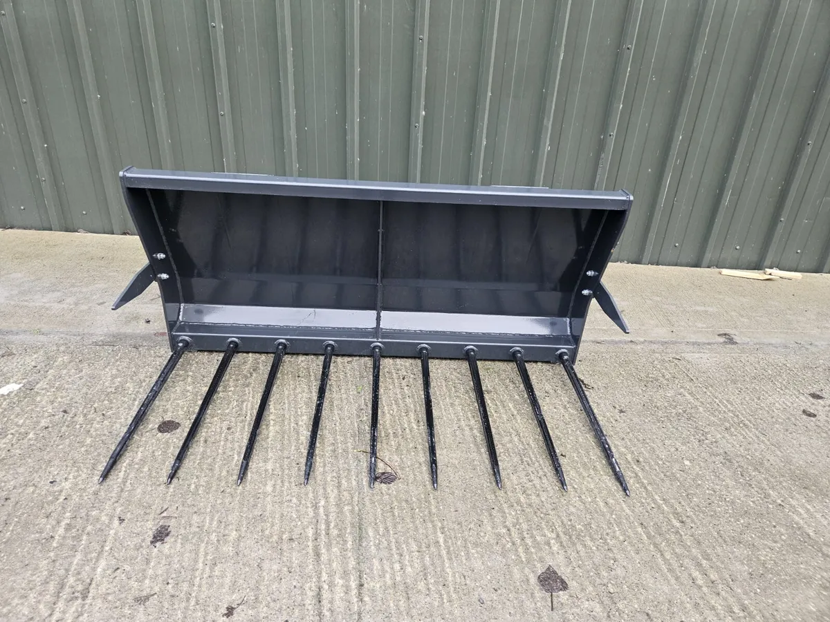 New Rhino 1.6m dung forks in stock - Image 4