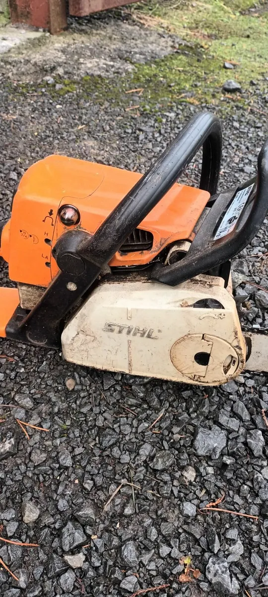 Stihl MS 250 chainsaw - Image 1