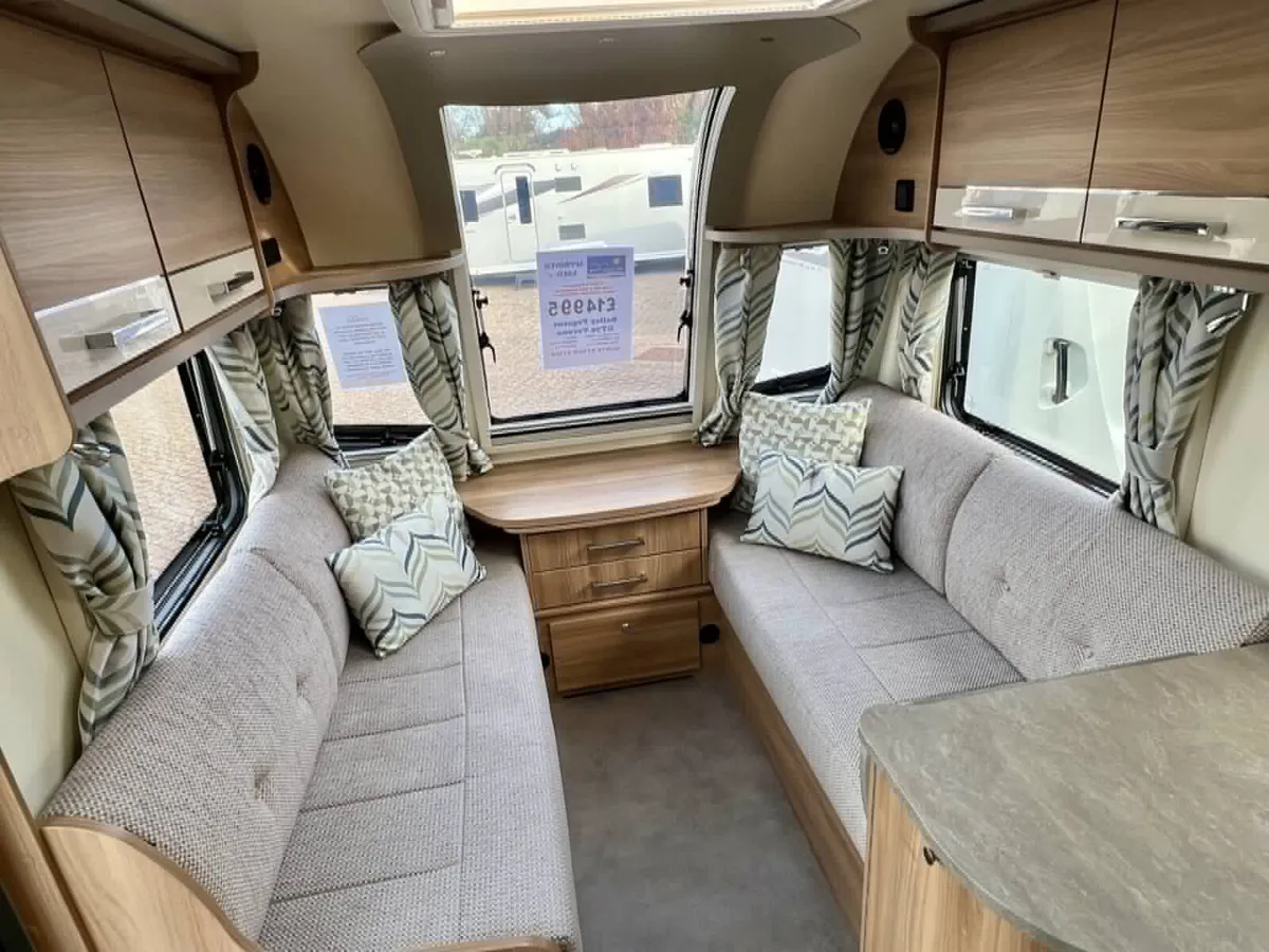 2018 BAILEY PEGASUS GT70 VERONA 4/5 BERTH - Image 4