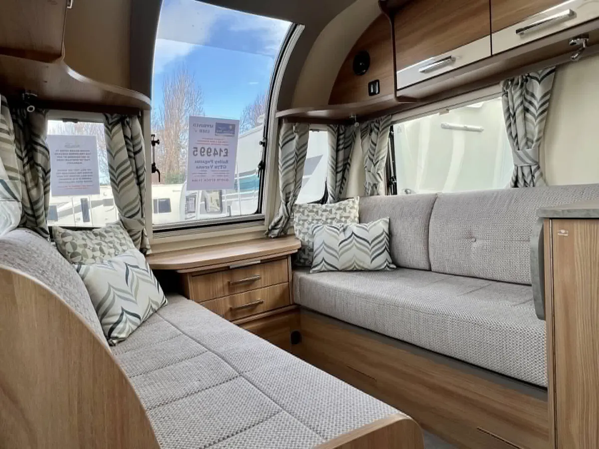 2018 BAILEY PEGASUS GT70 VERONA 4/5 BERTH - Image 2
