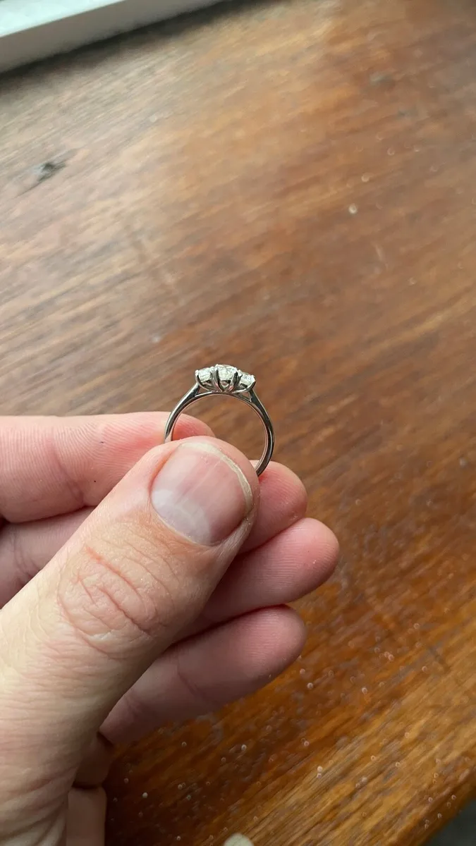 1.04 ct Diamond Engagement Ring - Image 2