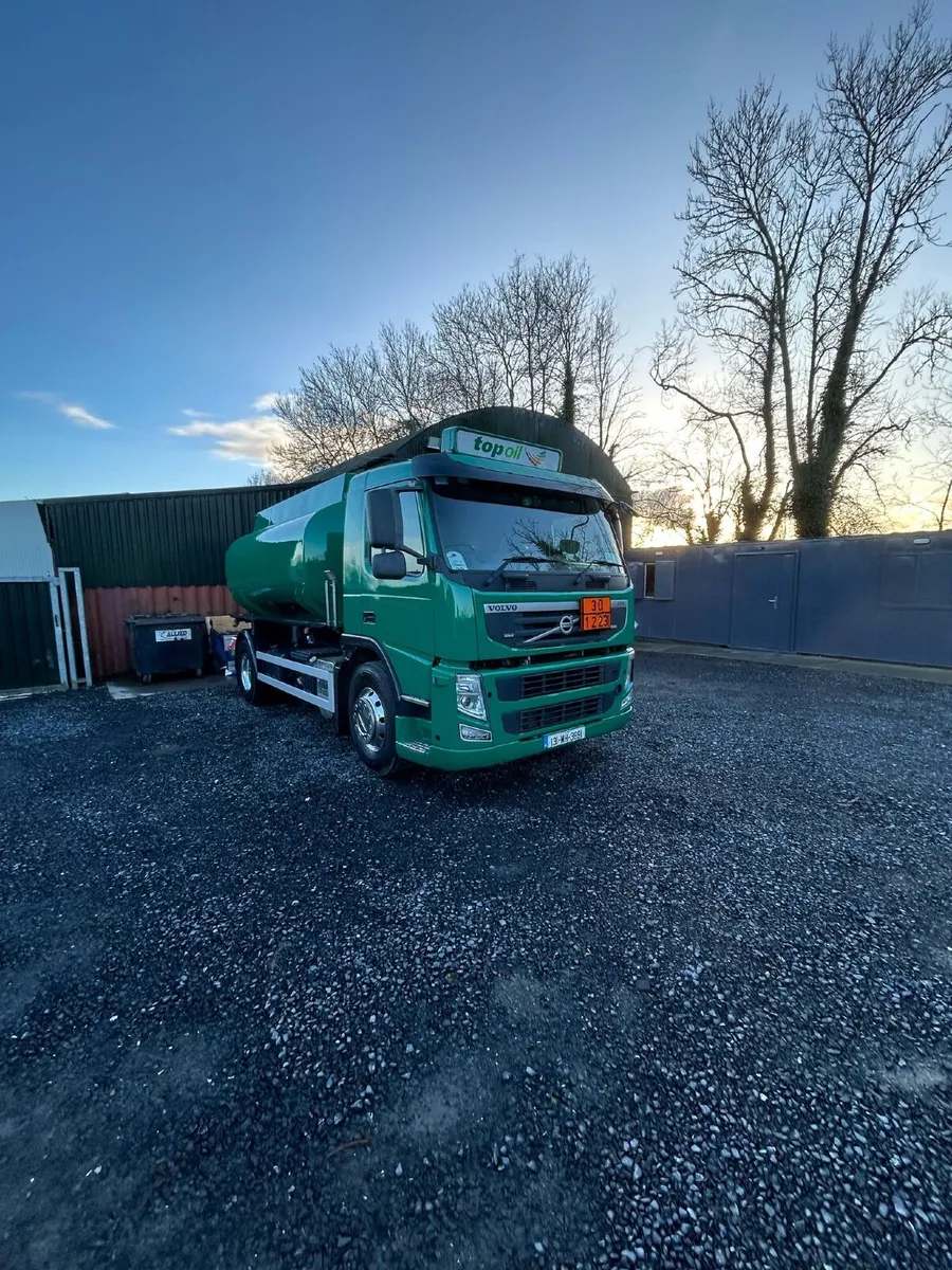 Volvo fm oil tanker - Image 1