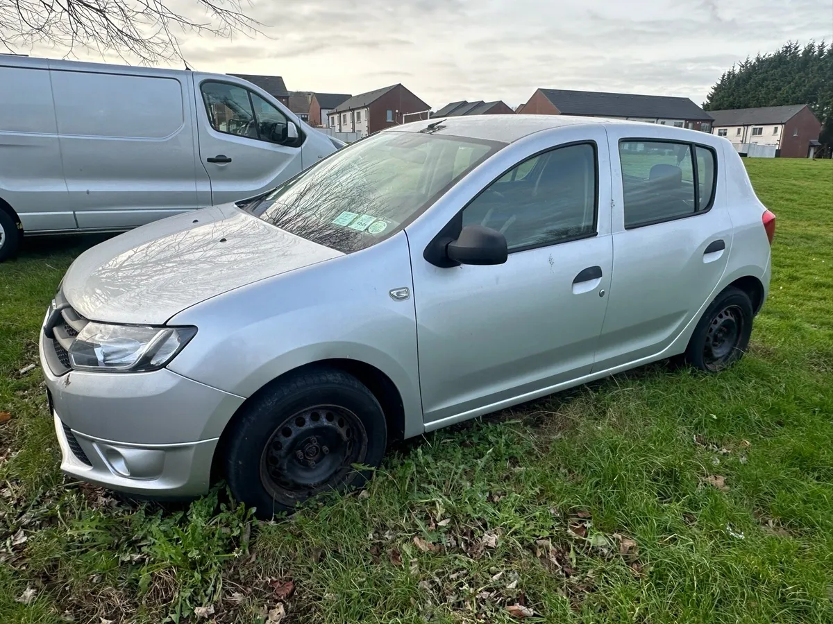 13 Dacia Sandero - Image 2