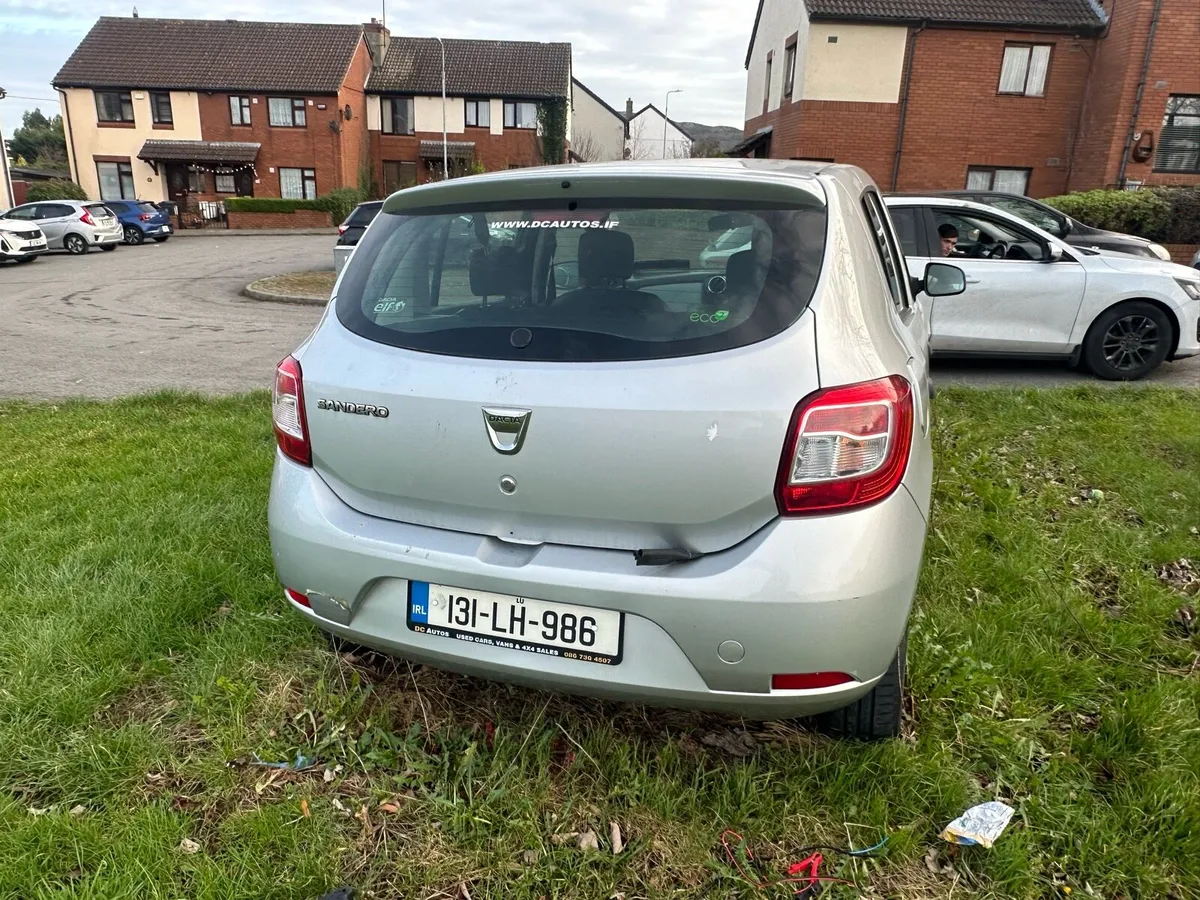 13 Dacia Sandero - Image 4