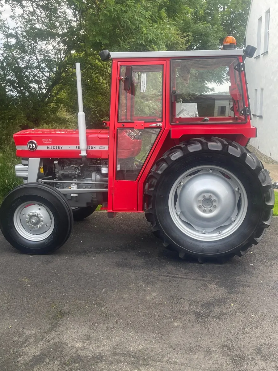 Massey Ferguson 135  1971 - Image 2