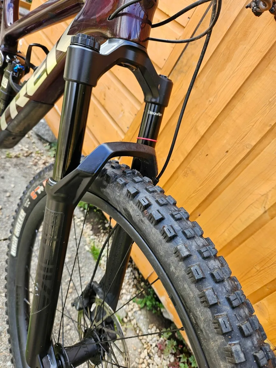 Trek Fuel Gen 3 , 9.8 Red smoke Carbon - Image 4