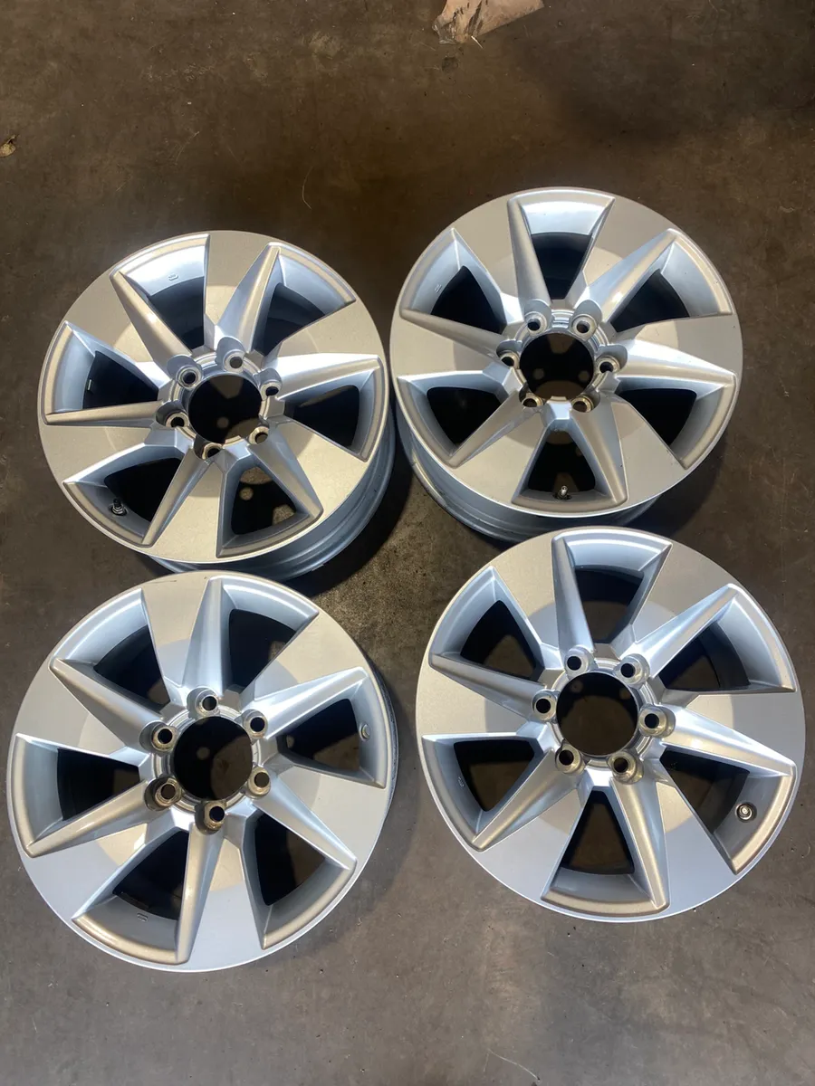 17inch Toyota hilux Land Cruiser alloy wheels - Image 1