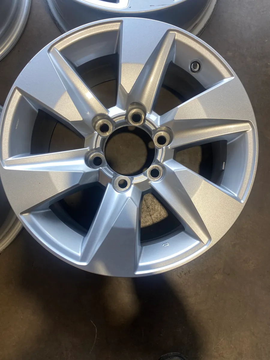 17inch Toyota hilux Land Cruiser alloy wheels - Image 4