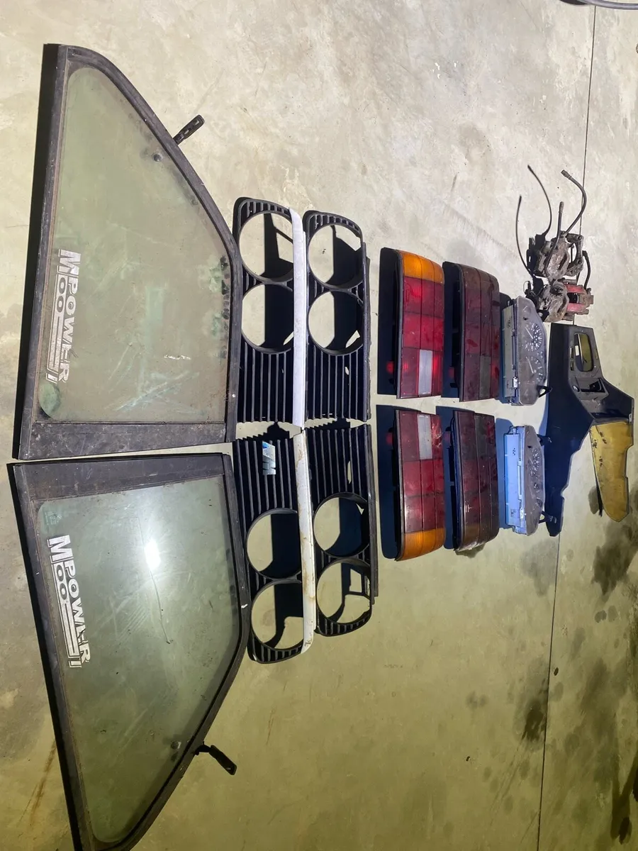 BMW 3-Series 1990 - Image 2