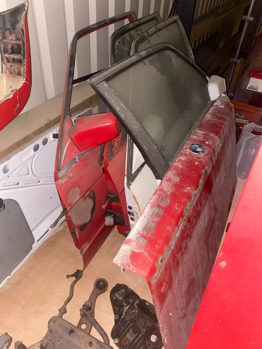 BMW 3-Series 1990 - Image 4