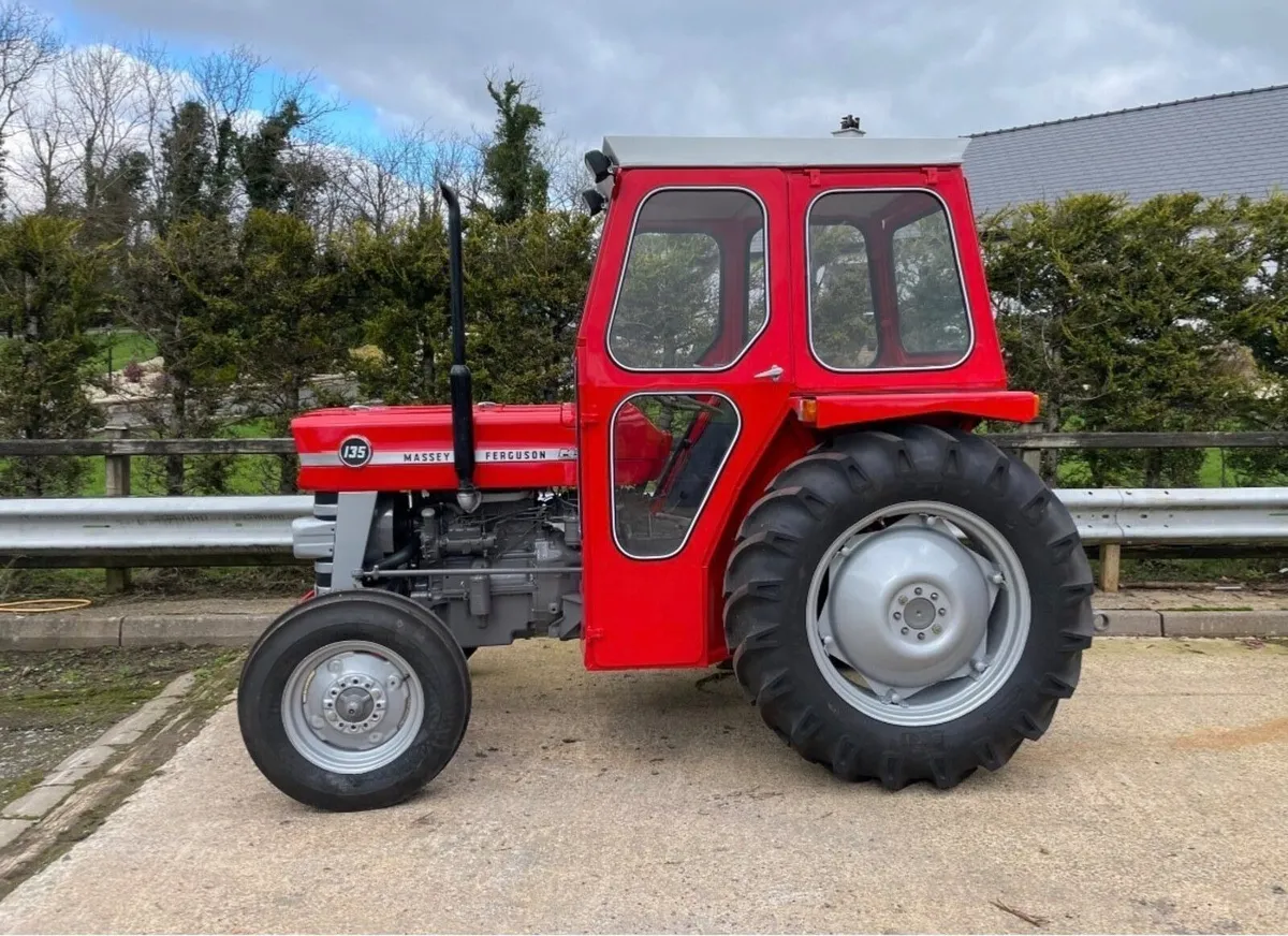 MF 135. - Image 1