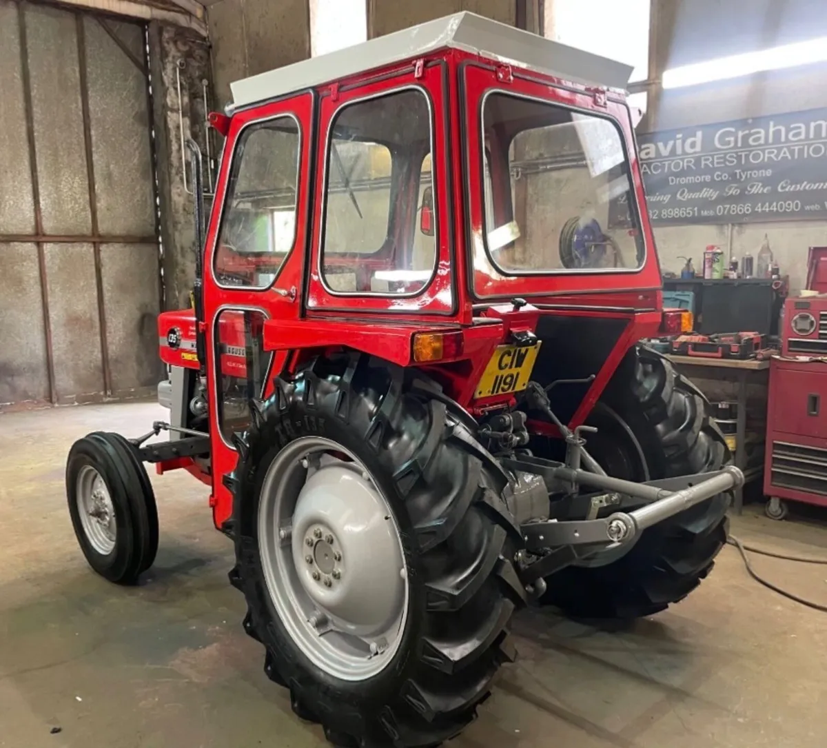MF 135. - Image 3