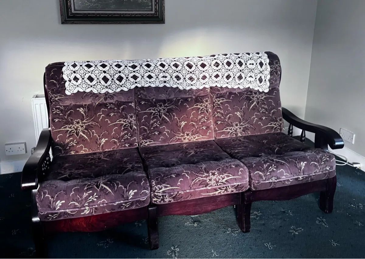 FREE- Couches, armchairs & table - Image 1