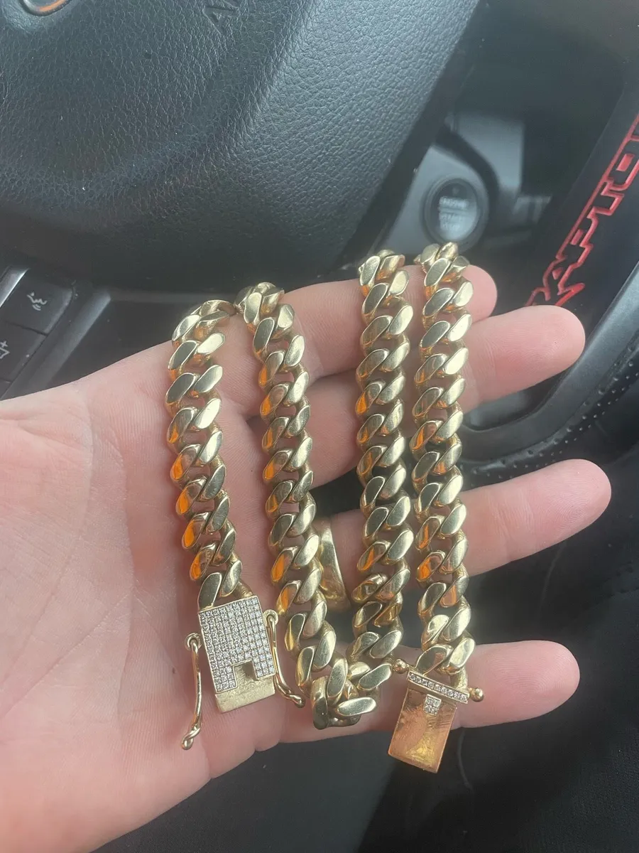 Heavy men’s Cuban chain with 1ct of vvs diamonds - Image 2