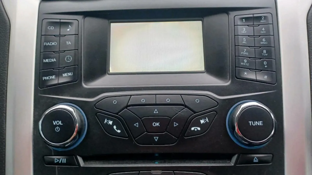 Ford c max focus galaxy mondeo Radio & speedo disp - Image 2
