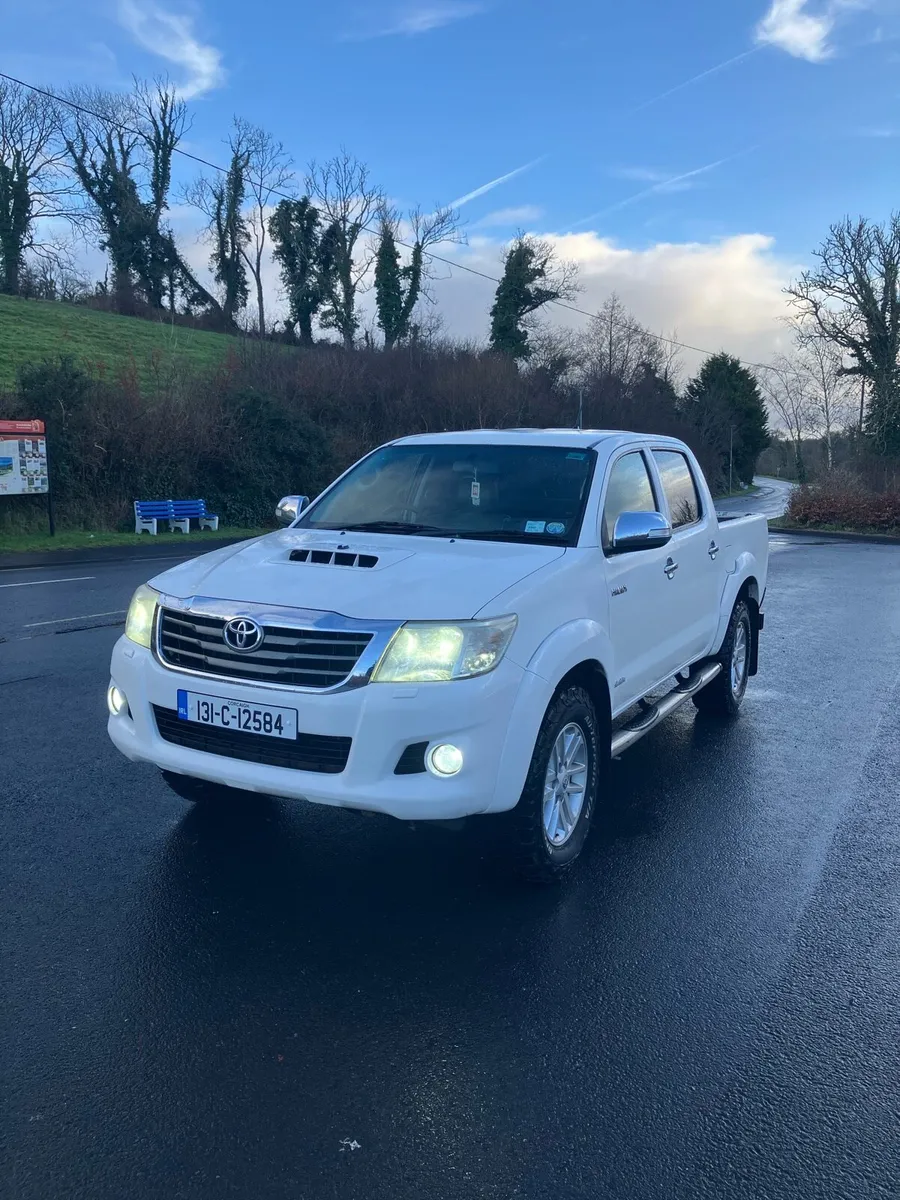 Toyota Hilux 3.0 HIGH SPEC - Image 2