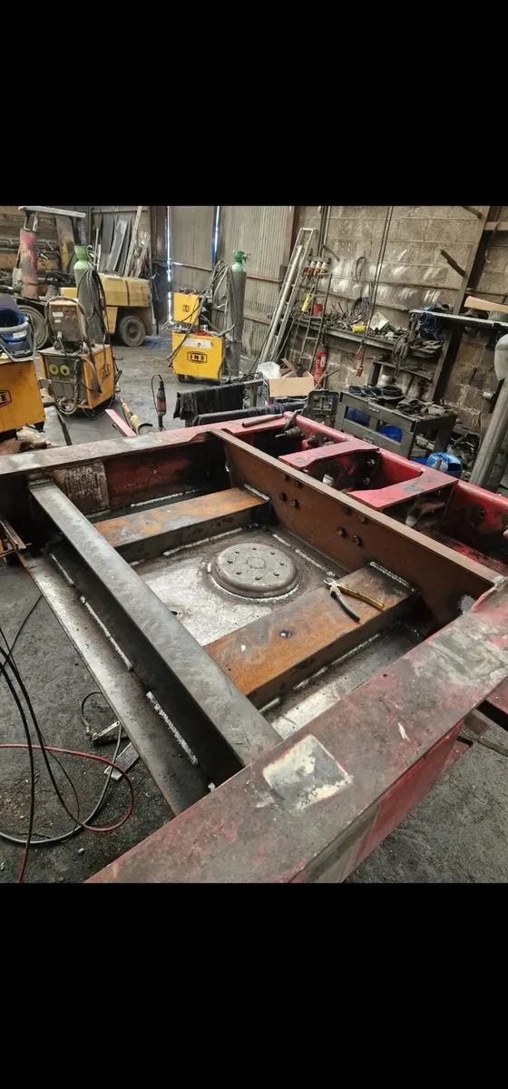Tipping ram repair/ hgv trailer repairs - Image 4