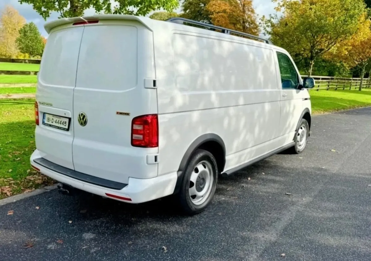 4x4     204 BHP     VW  Transporter   4MOTION  LWB - Image 2