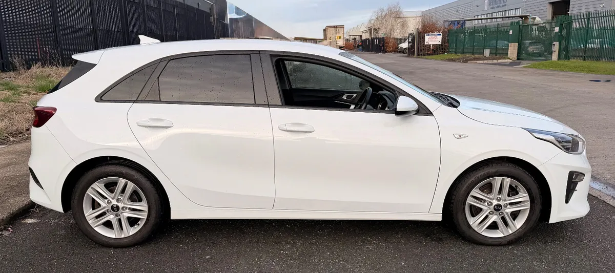2021 Kia Ceed Commercial - Image 3
