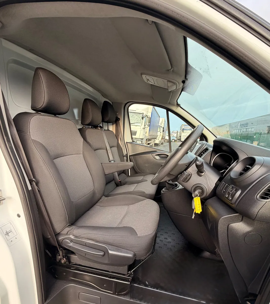 2021 Renault Trafic 2.0 Litre High Spec - Image 4