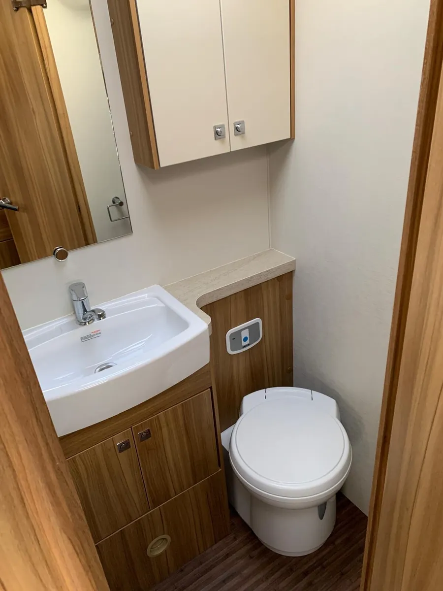 Elddis Avante 564 4 berth caravan 2015 - Image 4