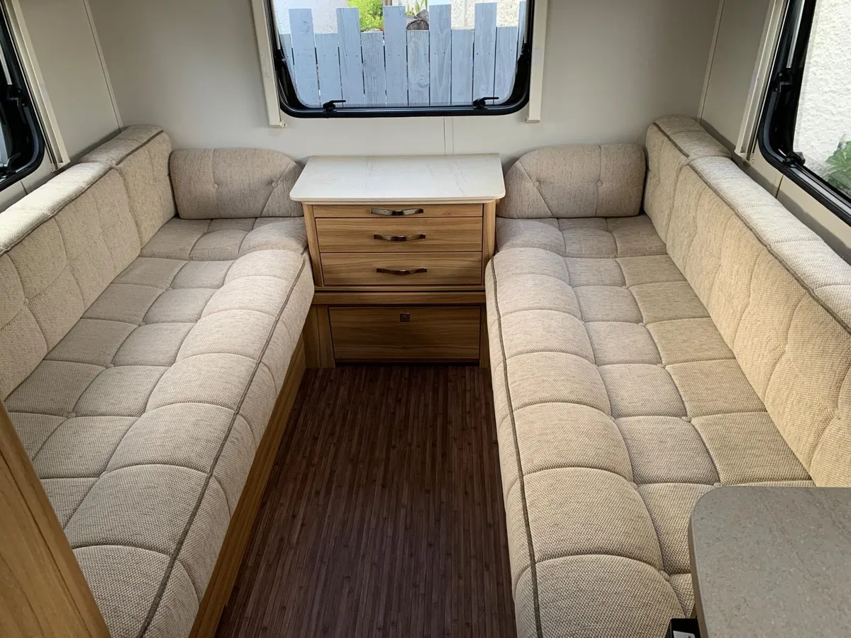 Elddis Avante 564 4 berth caravan 2015 - Image 2