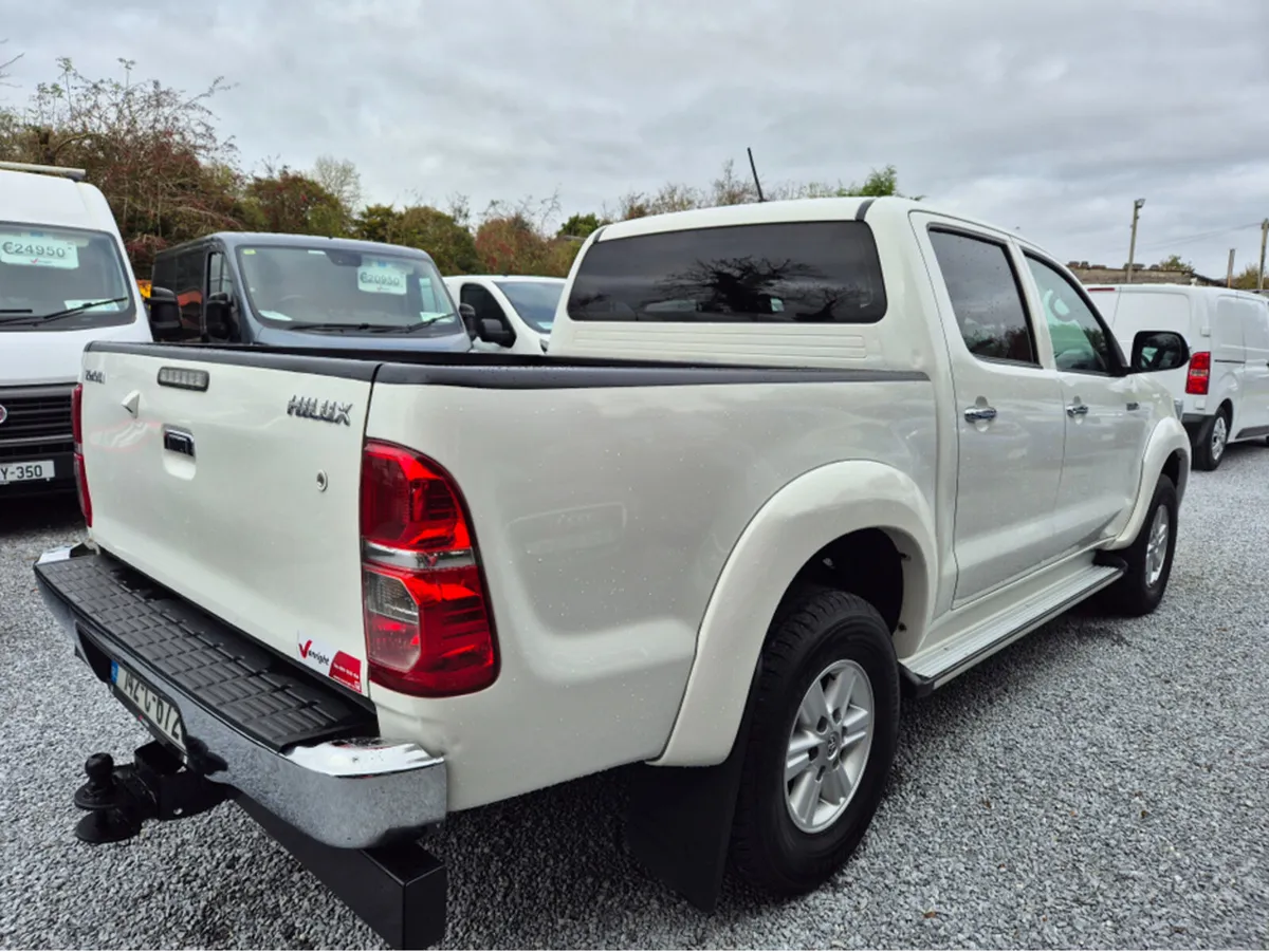 Toyota Hilux 2.5 D-4D ICON 4WD €19950 inc vat - Image 3