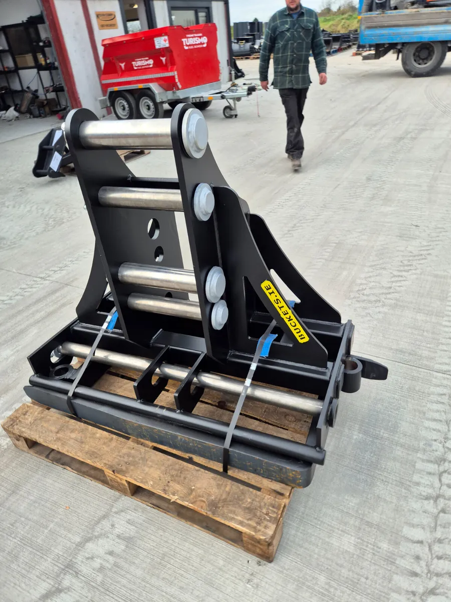 Multi-link pallet forks, fits 13 & 20 ton diggers - Image 3