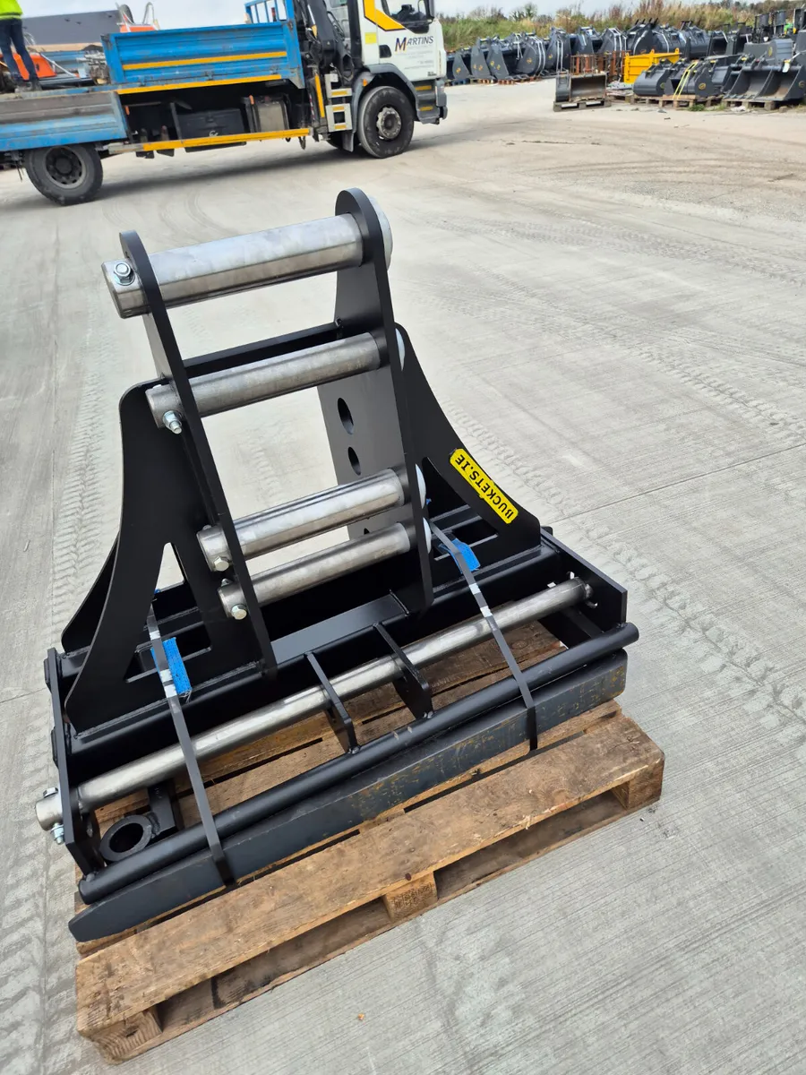 Multi-link pallet forks, fits 13 & 20 ton diggers - Image 4