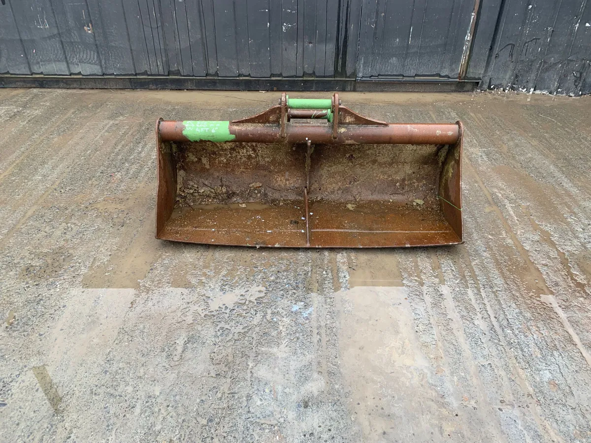 4FT 6 Digger Bucket – 45mm Pins | 300mm Centres - Image 2