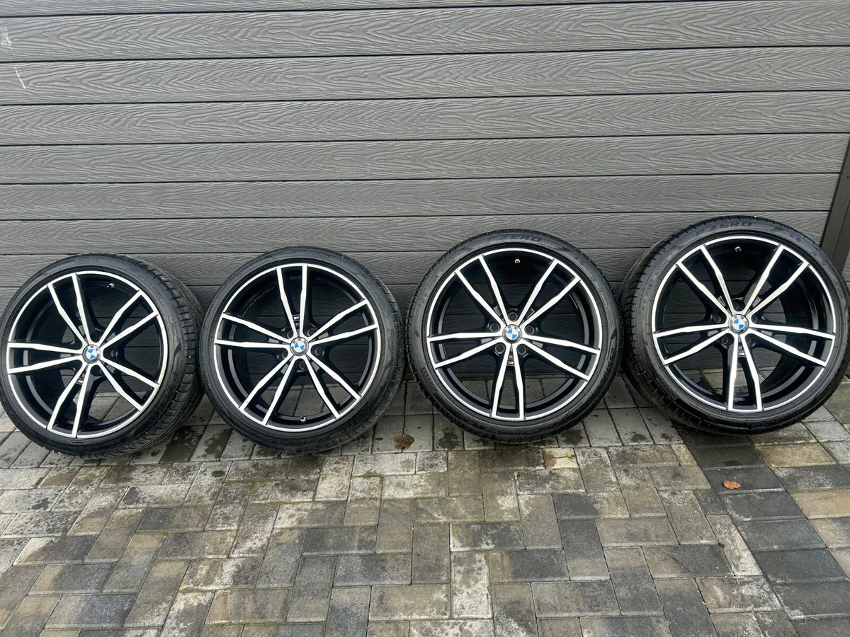 19” GENUINE BMW 3 SERIES ALLOY WHEELS & TYRES - Image 2