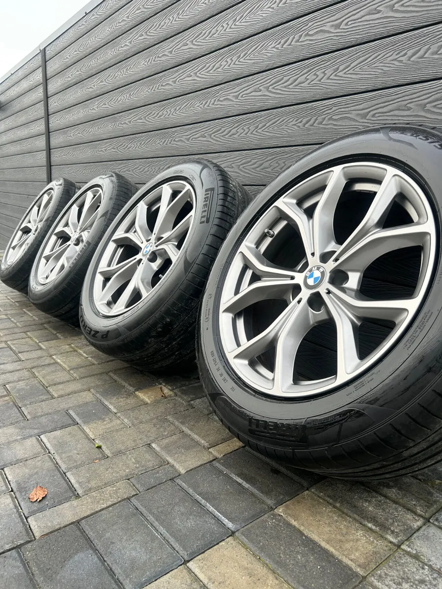 19” GENUINE BMW X5 ALLOY WHEELS & TYRES - Image 1