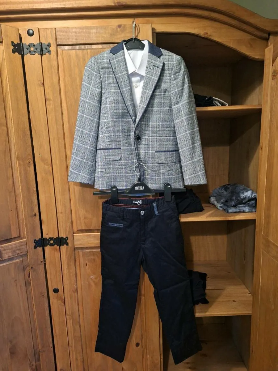 Kids suit/clothing - Image 1