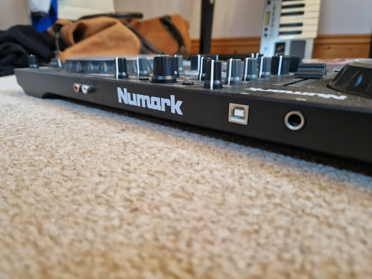 Numark Mixtrack Pro - Image 2