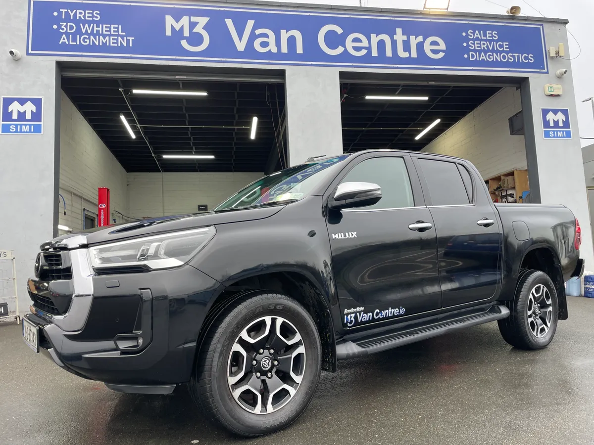 2021 TOYOTA HILUX 2.4 D-4D INVINCIBLE 4WD CREW CAB - Image 1