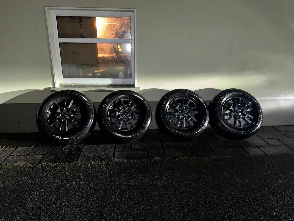 Toyota Land cruiser 18" alloys 6 x 139.7 fitment - Image 2