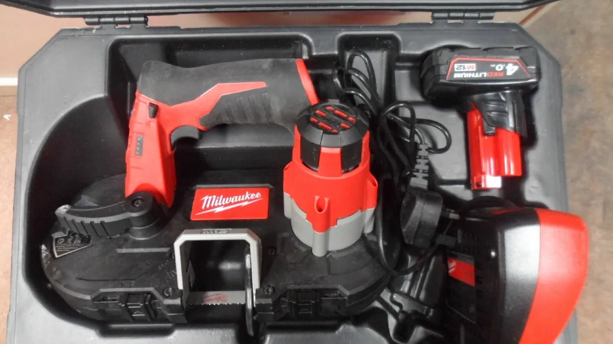 Milwaukee Bandsaw (M12 BS) - Image 2