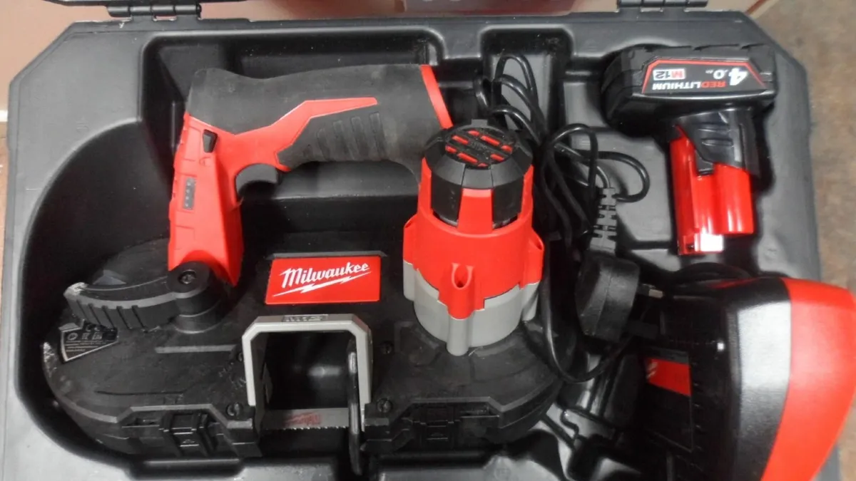 Milwaukee Bandsaw (M12 BS) - Image 3