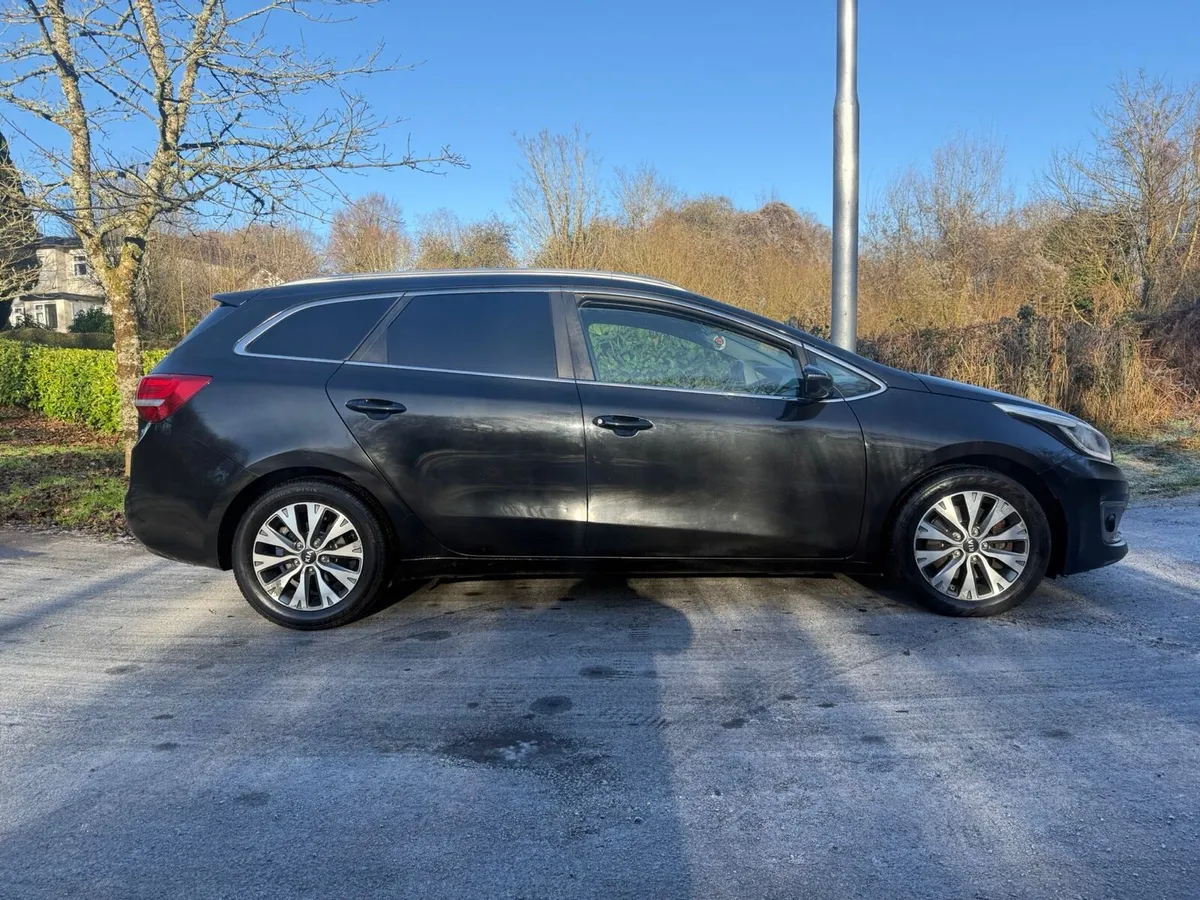 182 Kia Ceed Van//Car NEW Cvrt Test - Image 4