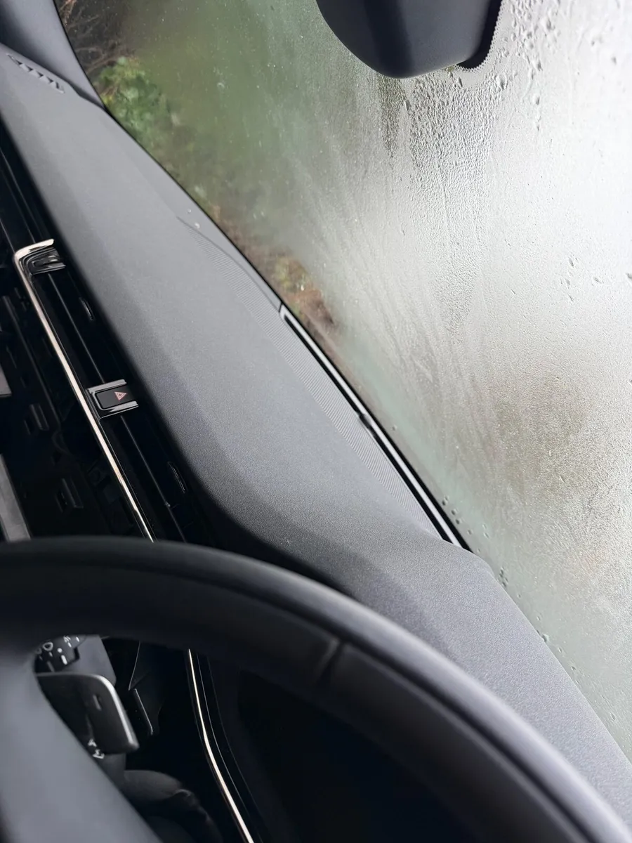 2024 Land Rover Evoque Breaking - Image 4