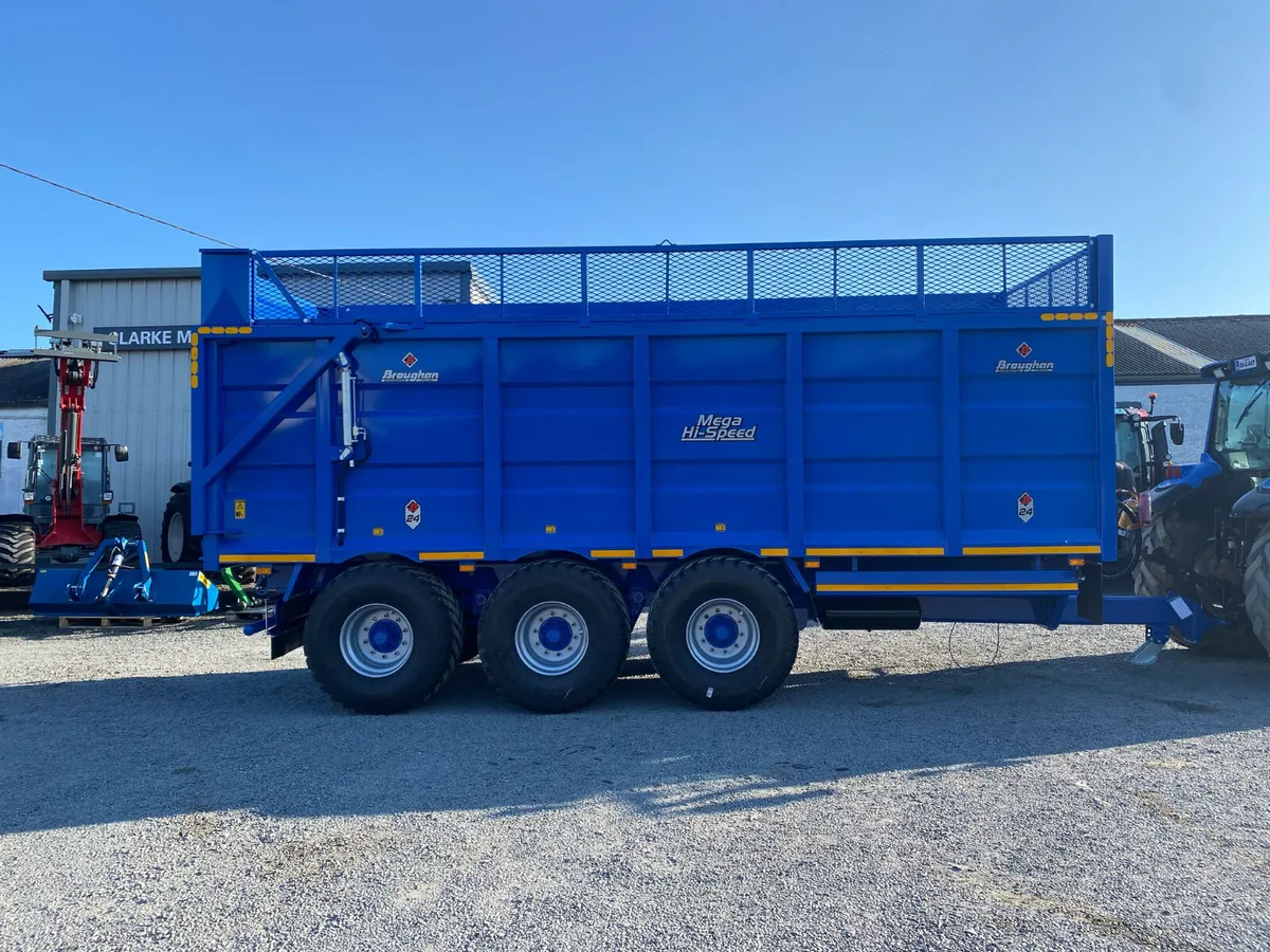 New Broughan 24ft tri Axle Grain & Silage Trailer - Image 2