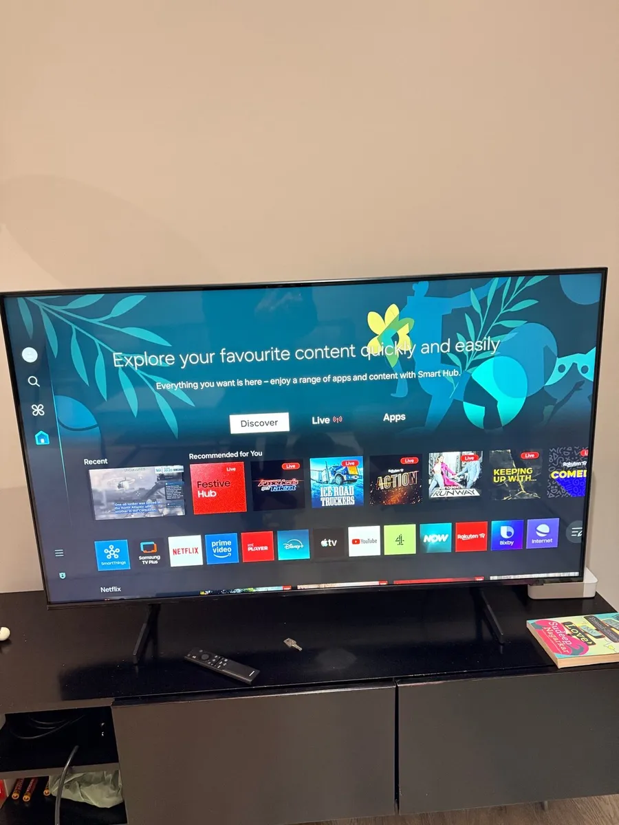 Samsung Crystal UHD DU7100 - 50" Smart TV - Image 1